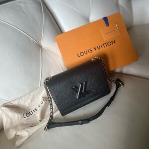 Authentic - LV Twist MM. NWT.